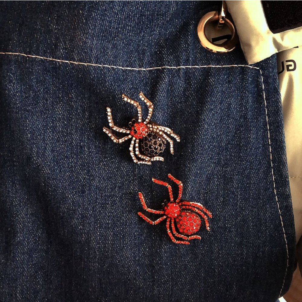 Spider Crystal Rhinestone Brooch - Picture 6 of 14